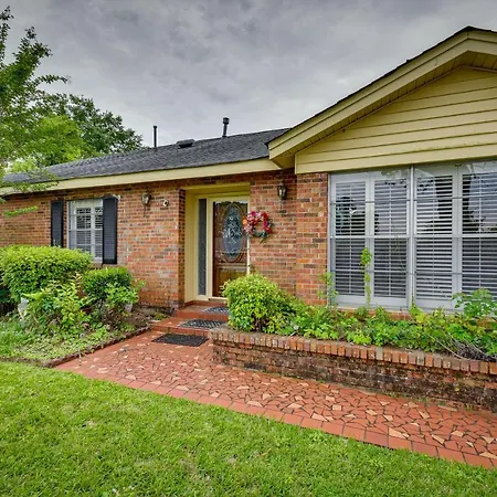Spacious Downtown Montgomery Home With Yard, Patio! Exterior foto