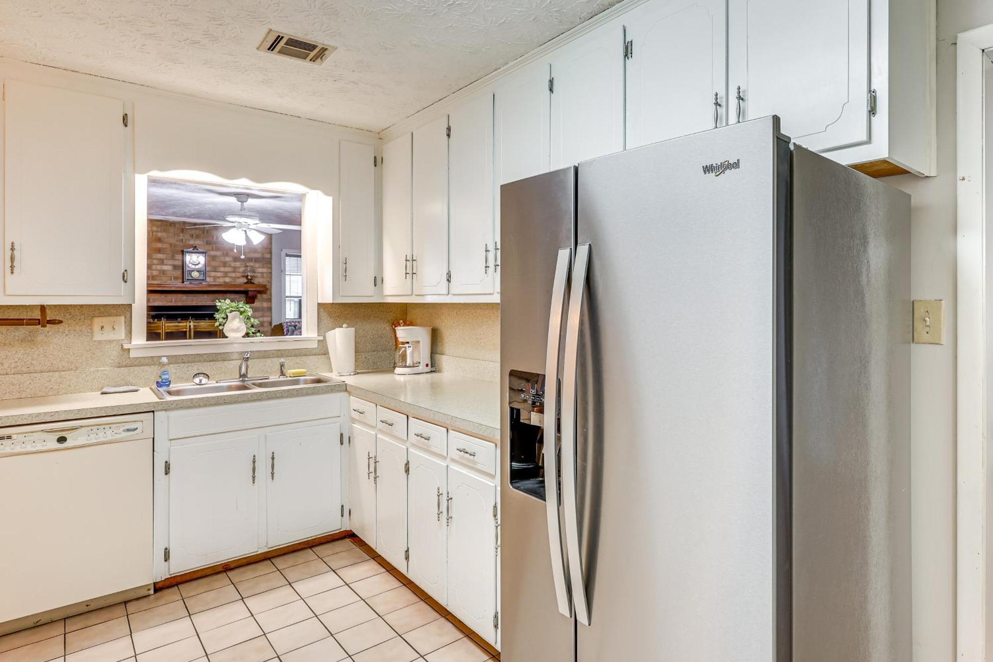 Holiday home Spacious Downtown With Yard, Patio!