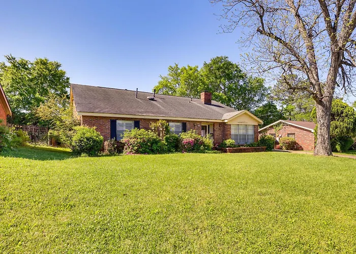 Spacious Downtown Montgomery Home With Yard, Patio!
