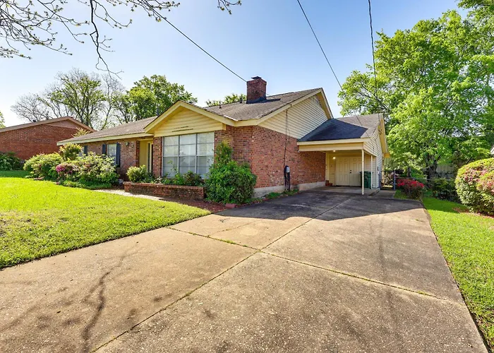 Spacious Downtown Montgomery Home With Yard, Patio!