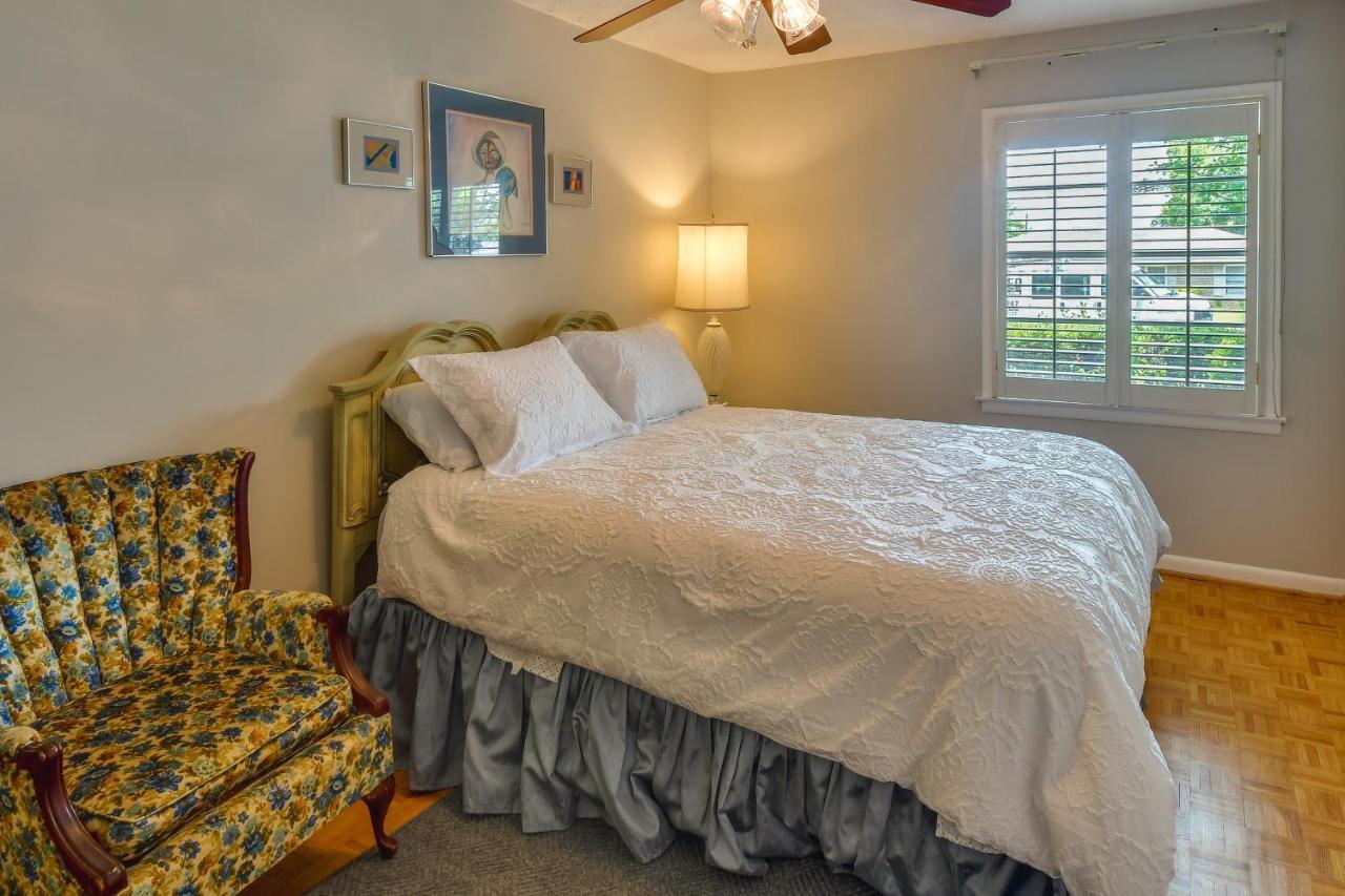 Holiday home Spacious Downtown With Yard, Patio! Montgomery